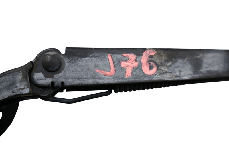 Load image into Gallery viewer, 14-22 Maserati Ghibli Front Right Side Windshield Wiper Arm Blade 670001642 Oem