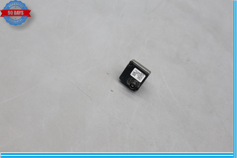 Load image into Gallery viewer, 17-21 Land Rover Range Rover Sport Rear View Parking Camera 811608082 Oem