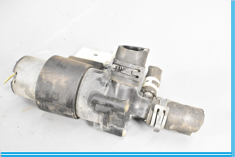 Load image into Gallery viewer, 00-06 Mercedes SL600 SL500 Auxiliary Additional Water Pump A2308300114 Oem