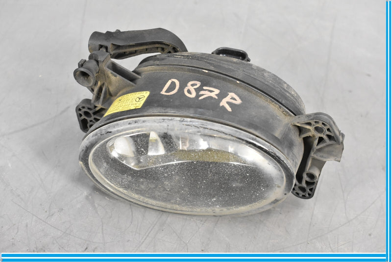 Load image into Gallery viewer, 06-09 Mercedes CLS550 W219 Front Right Side Foglight Fog Light Lamp Oem