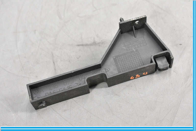 Load image into Gallery viewer, 12-18 Mercedes E350 CLS550 Rear Left Driver Side Support Panel Top Oem