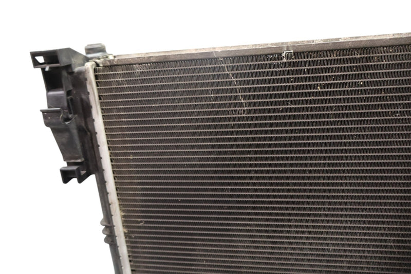 Load image into Gallery viewer, 08-15 Mercedes W212 E350 C300 Engine Motor Water Cooling Radiator 2045003003 Oem