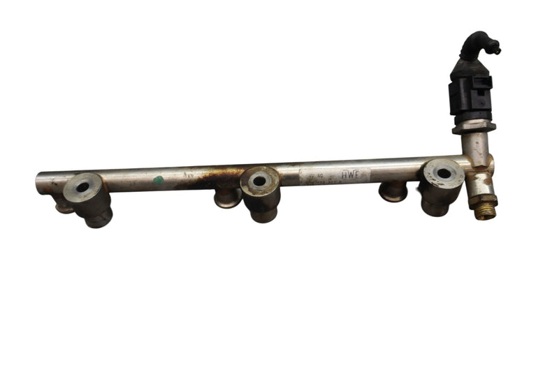Load image into Gallery viewer, 11-17 Volkswagen Touareg Fuel Injector Rail W/o Injectors 03H133317P Oem