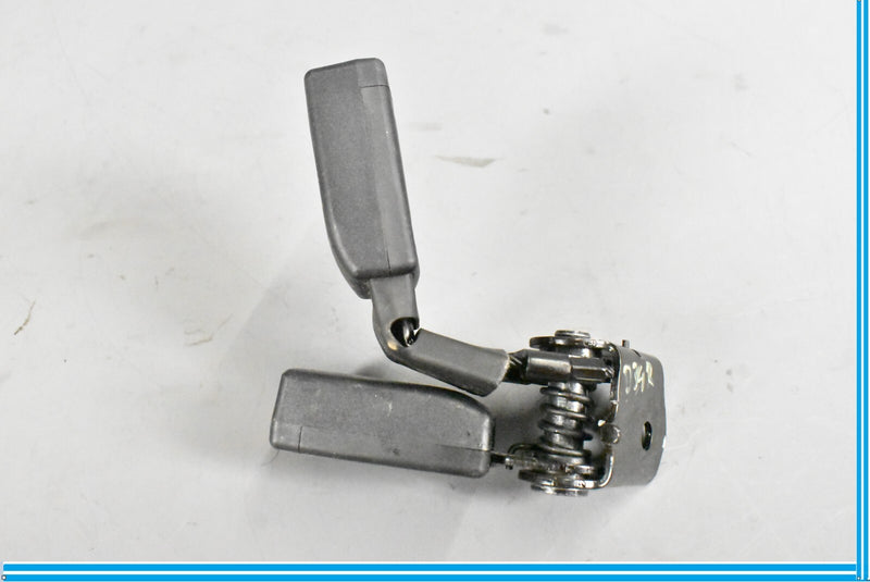 Load image into Gallery viewer, 2014 - 2018 MERCEDES CLA45 W117 REAR RIGHT SIDE SEATBELT SEAT BELT BUCKLE OEM