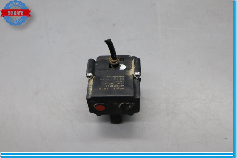 Load image into Gallery viewer, 10-13 BMW 535i GT xDrive Air Suspension Air Transfer Relief Valve Block Oem