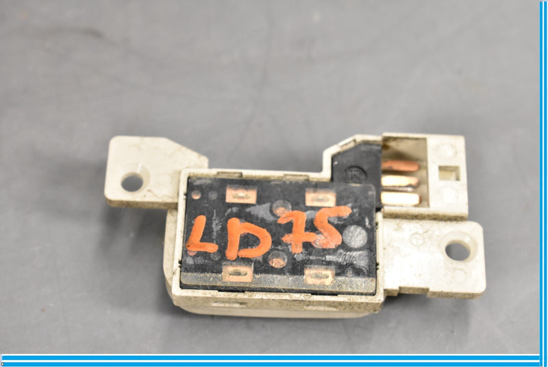 Load image into Gallery viewer, 02-10 Lexus SC430 Front Left Driver Side Power Seat Lumbar Control Switch Oem