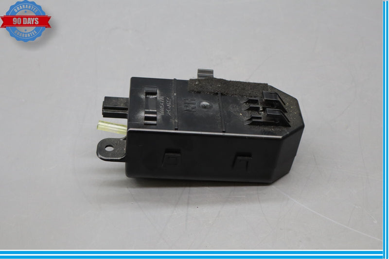 Load image into Gallery viewer, 10-13 Jaguar X351 XJ XJL Front Right Passenger Seat Lumbar Adjust Pump Oem
