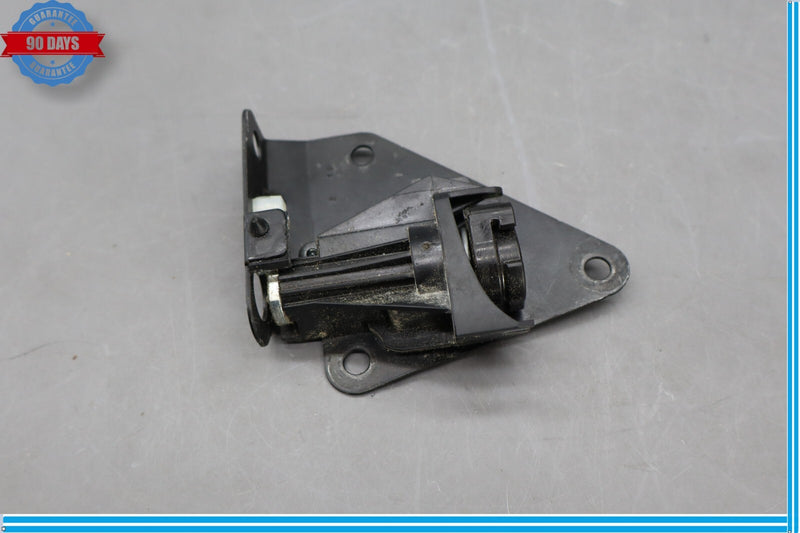 Load image into Gallery viewer, 07-13 BMW X5 E70 Rear Trunk Lower Tailgate Latch Lock Actuator Assembly Oem
