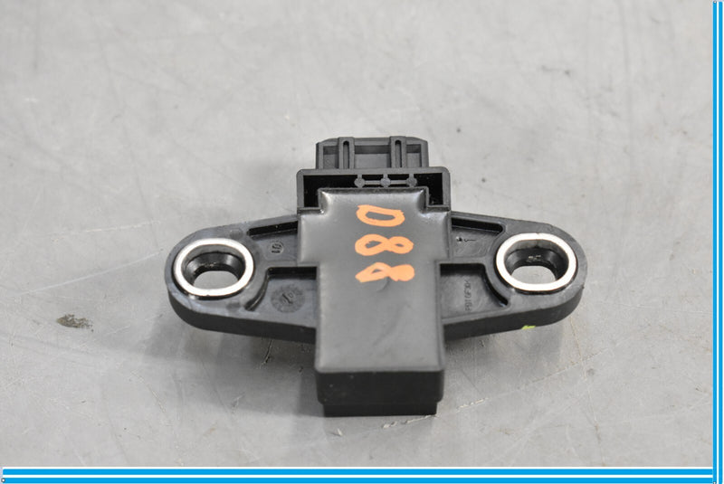 Load image into Gallery viewer, 05-08 Maserati Quattroporte M139 YAW Acceleration Turn Rate Sensor Oem
