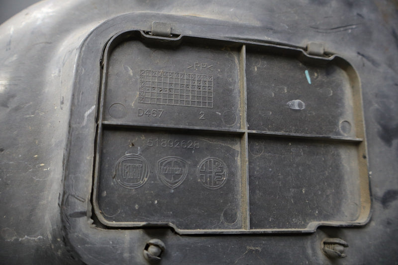Load image into Gallery viewer, 14-20 Fiat 500L Front Right Passenger Side Inner Fender Liner Splash Shield Oem
