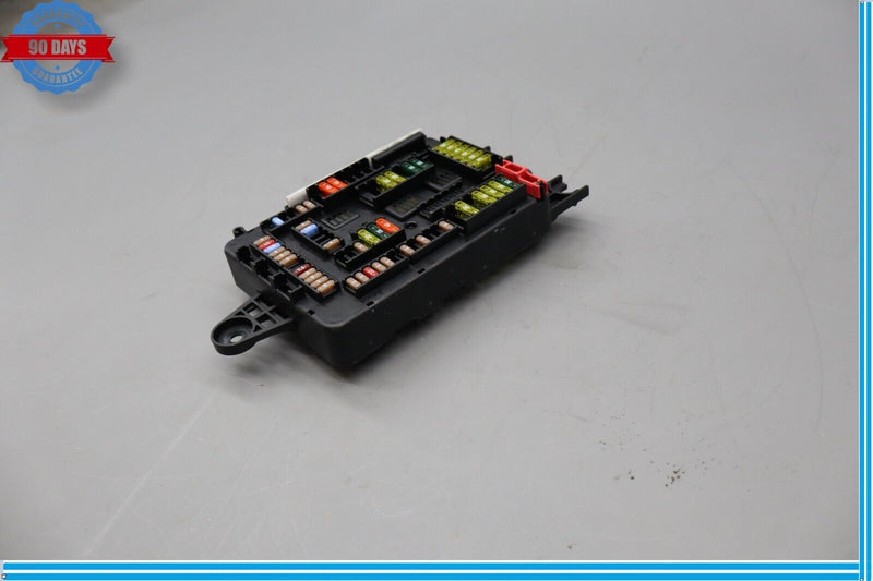 Load image into Gallery viewer, 12-14 BMW F30 328i 320i F30 F31 F32 328 335 428 Fuse Box Relay 9228158-02 Oem
