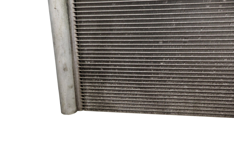 Load image into Gallery viewer, 01–06 Mercedes CLK55 AMG W209 AC A/C Air Conditioning Condenser A2035001954 Oem
