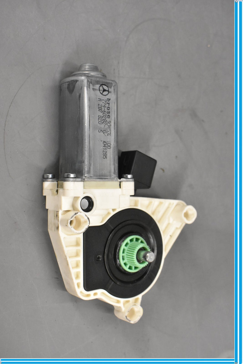 Load image into Gallery viewer, 12-16 Mercedes CLS550 Front Right Passenger Side Door Window Regulator Motor Oem
