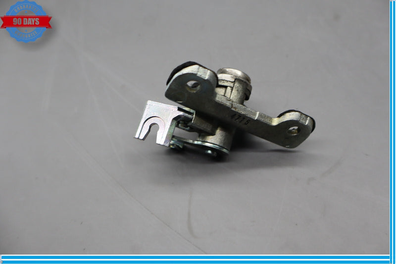 Load image into Gallery viewer, 15-19 Hyundai Genesis G80 Rear Trunk Release Key Cylinder Lock Oem
