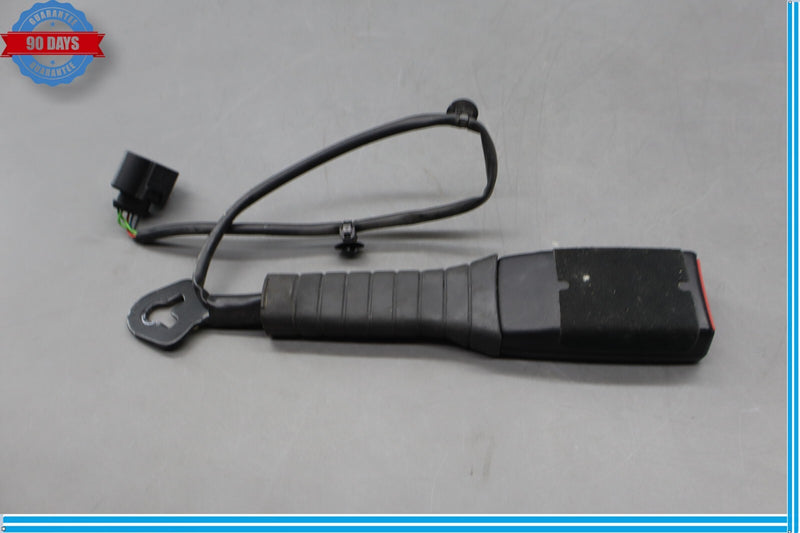 Load image into Gallery viewer, 11-17 Volkswagen Touareg Front Right Side Seat Belt Seatbelt Buckle Oem
