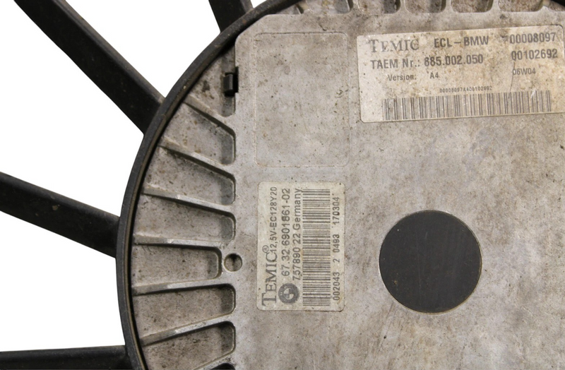 Load image into Gallery viewer, 04-05 BMW 645Ci E64 Engine Motor Radiator Condenser Cooling Fan Assembly Oem
