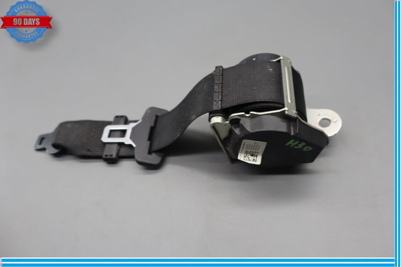 Load image into Gallery viewer, 14-17 Maserati Ghibli Rear Center  Seat Belt Retractor 6700174400 Oem
