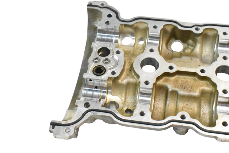 Load image into Gallery viewer, 14-20 Maserati Quattroporte GTS 3.8L V8 Engine Left Side Cylinder Head Cover Oem
