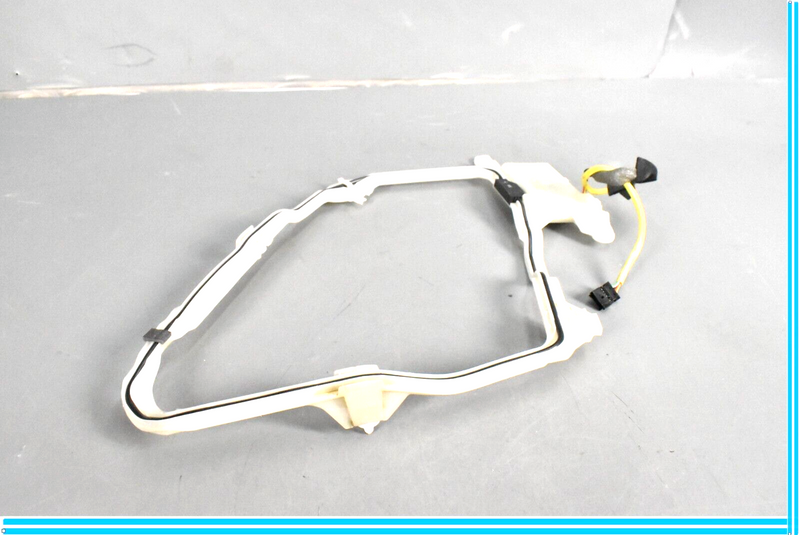 Load image into Gallery viewer, 00-06 Mercedes S500 S55 AMG W220 Front Right Keyless Go Entry Antenna Oem
