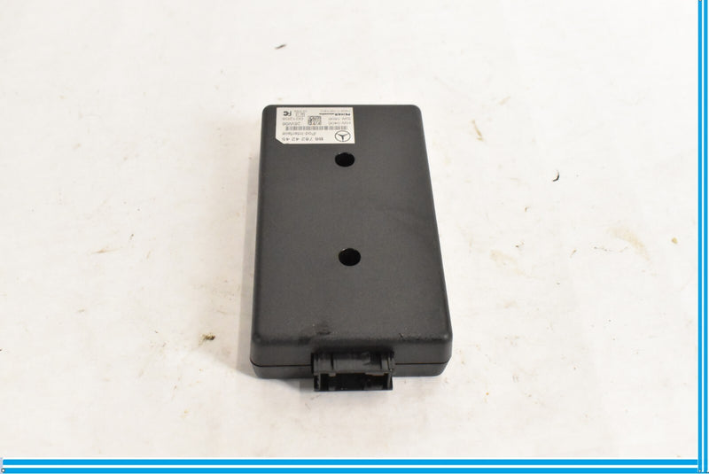 Load image into Gallery viewer, 2007 - 2013 MERCEDES CL S CLASS - iPOD INTERFACE CONTROL MODULE B67824245 OEM
