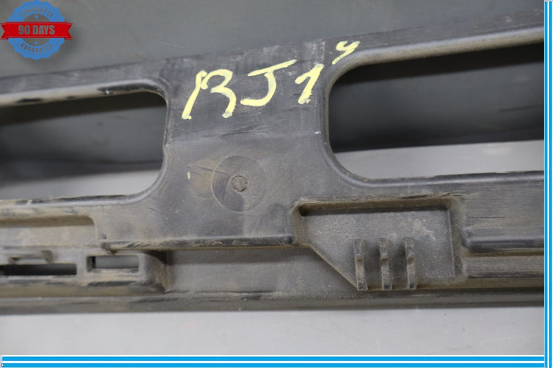 Load image into Gallery viewer, 13-19 Mercedes X166 GL450 Rear Right Passegner Side Rocker Panel Bracket Oem
