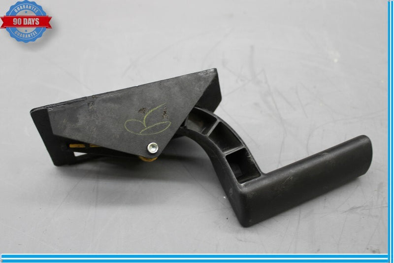 Load image into Gallery viewer, 03-07 HUMMER H2 Front Right Passenger Side Interior Door Handle Oem
