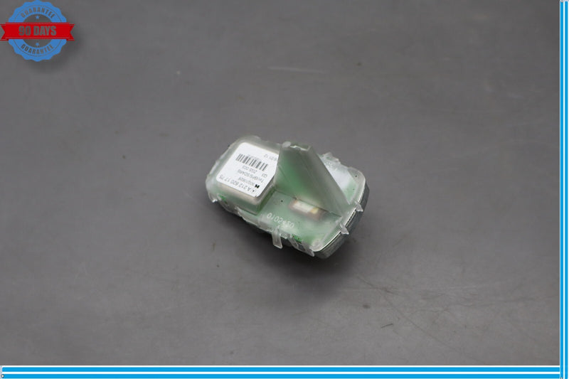 Load image into Gallery viewer, 12-20 Mercedes W218 CLS550 GPS NAV Satellite Shark Fin Antenna Module Oem
