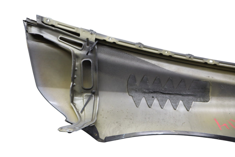 Load image into Gallery viewer, 03-13 Maserati Quattroporte M139 Right Passenger Side Fender Cover Assembly Oem
