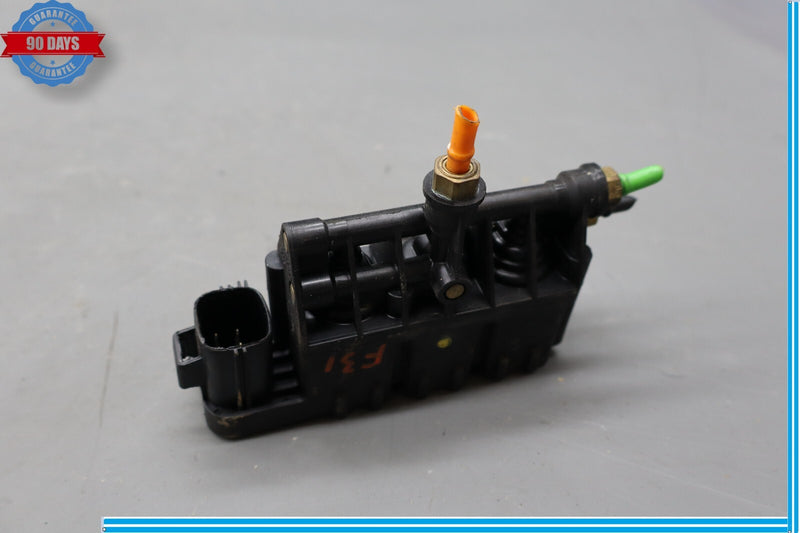Load image into Gallery viewer, 05-16 Land Rover Range Rover Sport Air Suspension Valve Block Airmatic Oem
