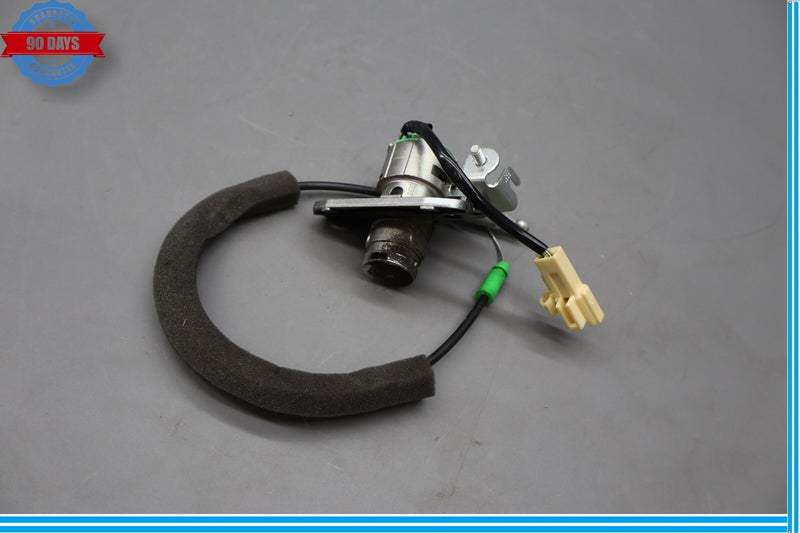 Load image into Gallery viewer, 07-09 Lexus LS460 Rear Trunk Deck Lid Key Lock Cylinder W/ Harness Oem
