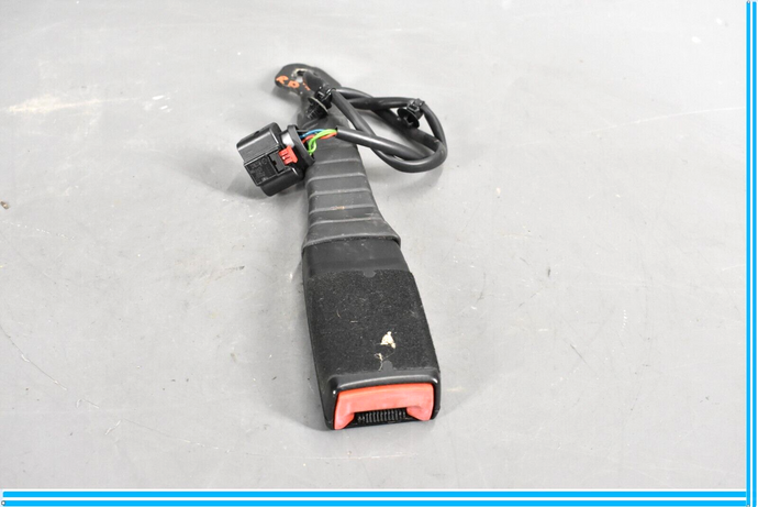 11-18 Volkswagen VW Touareg Front Right Passenger Seat Belt Buckle Receiver Oem