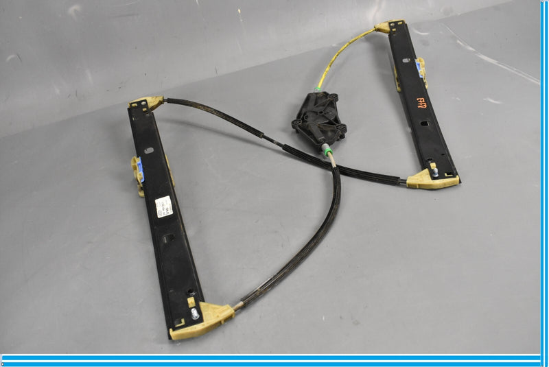 Load image into Gallery viewer, 09-12 Audi A4 Wagon Front Right Side Door Window Regulator W/o Motor Oem
