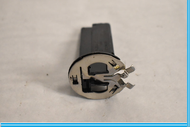 Load image into Gallery viewer, 15-16 Mercedes C300 W205 Rear Antenna Amplifier Control Module 2048205575 Oem
