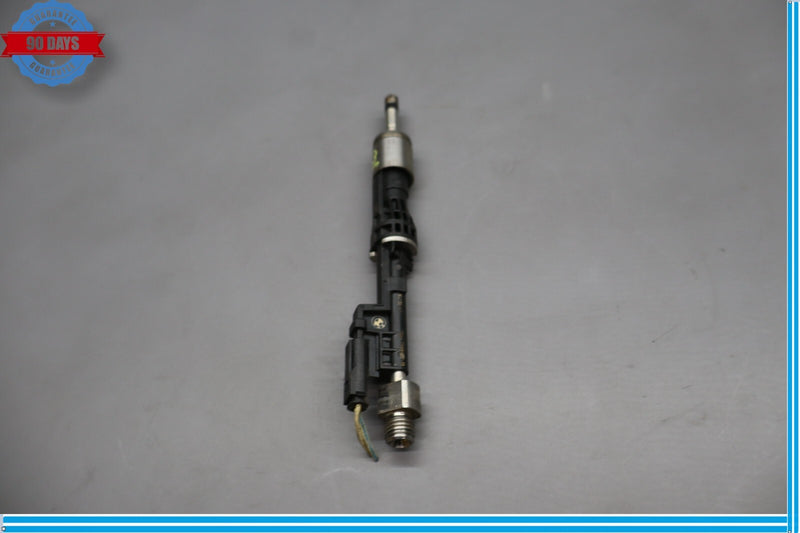 Load image into Gallery viewer, 11-16 BMW 535i xDrive Engine Motor Fuel Injector 0261500109 Oem

