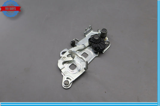 12-18 Mercedes W218 CLS400 CLS550 Rear Trunk Lid Striker 2127500060 Oem