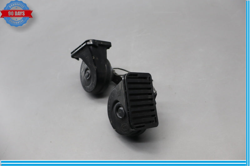 Load image into Gallery viewer, 10-13 Jaguar X351 XJL XJ Left and Right Low and High Tone Signal Horn Set Oem
