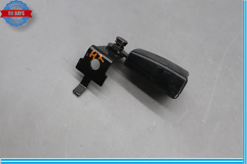Load image into Gallery viewer, 07-13 BMW X5 E70 Rear Left Or Right Side Seat Belt Seatbelt Buckle Oem
