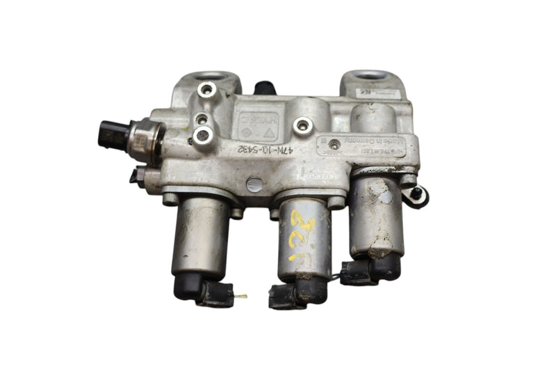 Load image into Gallery viewer, 11-18 Porsche Cayenne 958 Front Suspension Self Leveling Valve Block Oem
