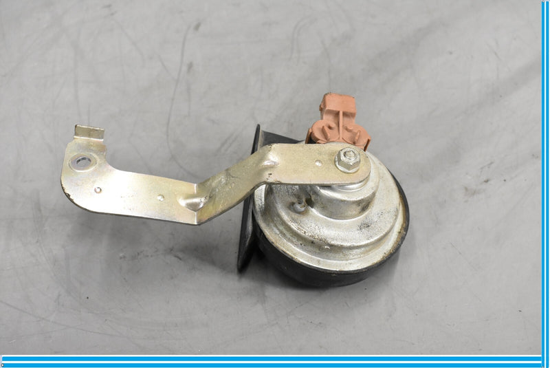 Load image into Gallery viewer, 06-13 Volvo C70 Low Or High Tone Pitch Horn Note Alarm Oem
