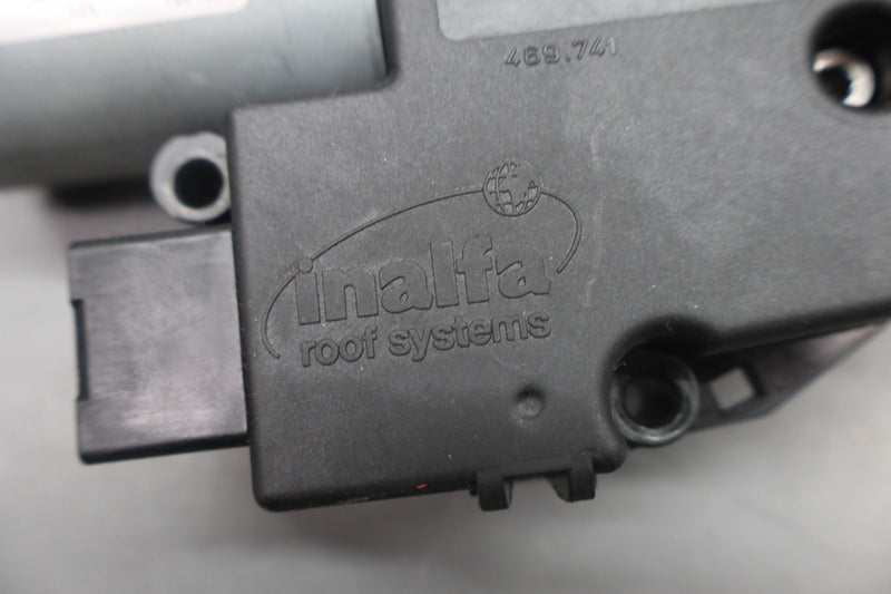 Load image into Gallery viewer, 08-14 Mercedes C300 W204 Sedan Sunroof Sun Roof Motor 2048200808 Oem
