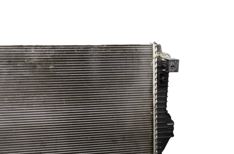 Load image into Gallery viewer, 11-17 Volkswagen VW Touareg Engine Water Cooling Radiator 95810613210 Oem
