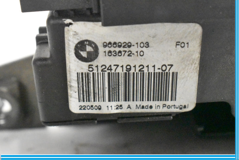 Load image into Gallery viewer, 09-15 BMW F01 F02 750I 750LI REAR TRUNK LID UPPER POWER LOCK LATCH
