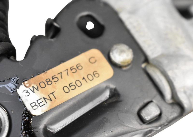 Load image into Gallery viewer, 03-06 Bentley Continental GT Coupe Front Right Side Seat Belt Buckle Black OEM
