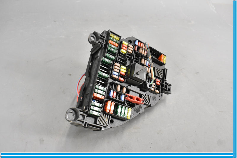Load image into Gallery viewer, 12-18 BMW F12 F13 640i 650i Fuse Relay Box Junction Block 925281201 Oem
