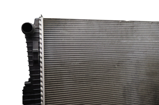 11-17 Volkswagen Touareg Engine Water Cooling Radiator Assembly 7P0121253 Oem