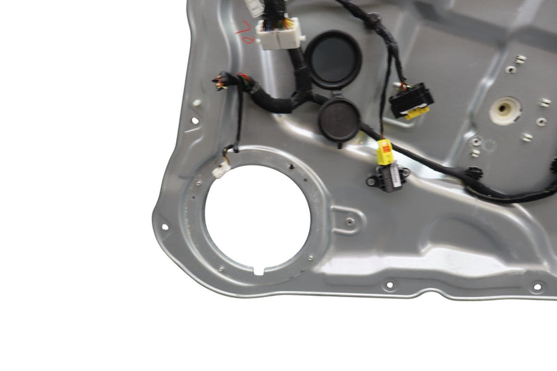 Load image into Gallery viewer, 11-13 Hyundai Equus SIG Front Right Side Window Regulator W/ Panel Oem
