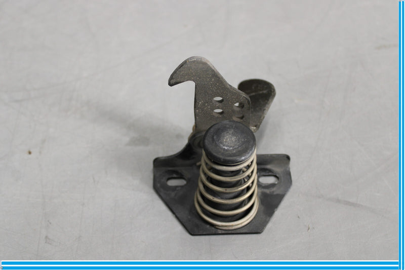Load image into Gallery viewer, 04-05 BMW 645Ci E63 Hood Latch Safety Catch 14775XX Oem
