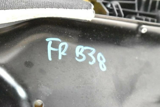 06-10 Mercedes W251 R500 ML350 Front Right Passenger Side Lower Seat Cushion Oem