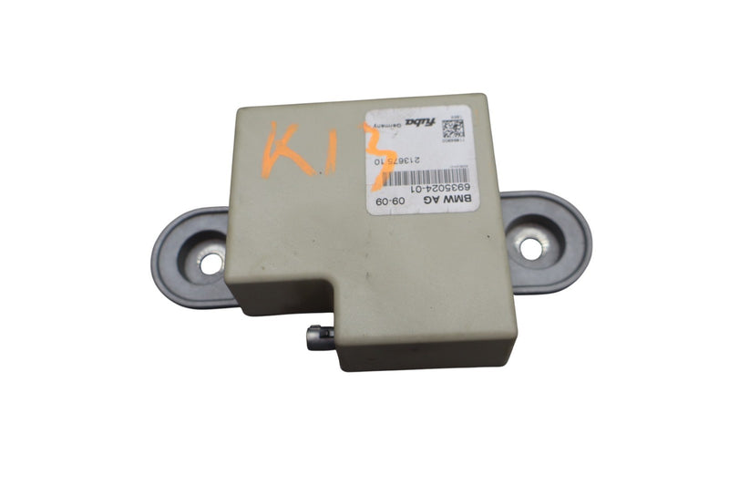 Load image into Gallery viewer, 08-18 BMW 528i 535i F10 Rear Antenna Backup Control Module Unit 6935024 Oem
