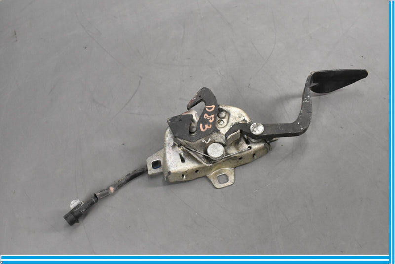 Load image into Gallery viewer, 03-12 Maserati Quattroporte M139 Front Hood Bonnet Release Lock Handle Lever Oem
